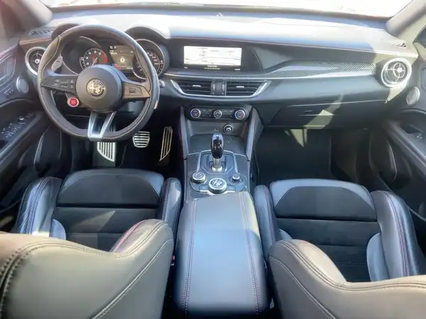 ALFA ROMEO STELVIO QUADRIFOGLIO (11/15)
