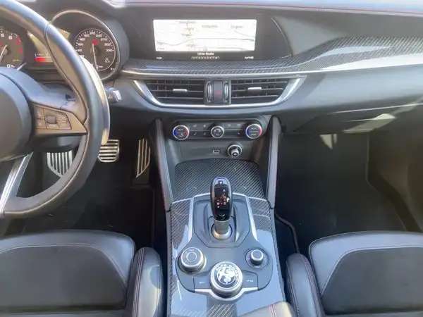 ALFA ROMEO STELVIO QUADRIFOGLIO (13/15)