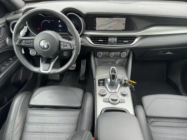 ALFA ROMEO STELVIO VELOCE (8/15)