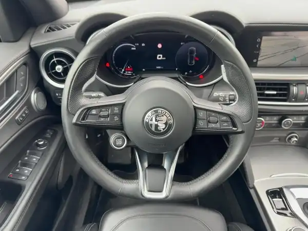 ALFA ROMEO STELVIO VELOCE (9/15)
