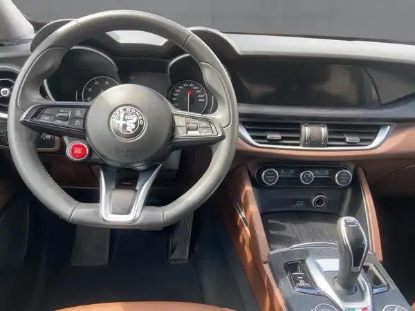 ALFA ROMEO STELVIO SUPER (8/15)