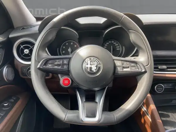 ALFA ROMEO STELVIO SUPER (9/15)