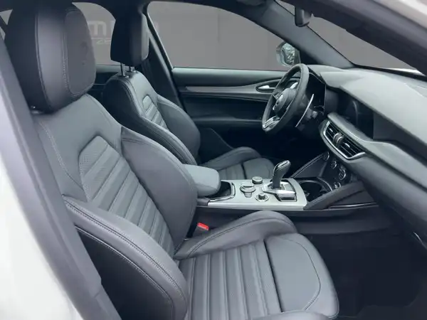 ALFA ROMEO STELVIO VELOCE (11/15)