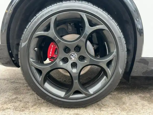 ALFA ROMEO STELVIO VELOCE (7/15)