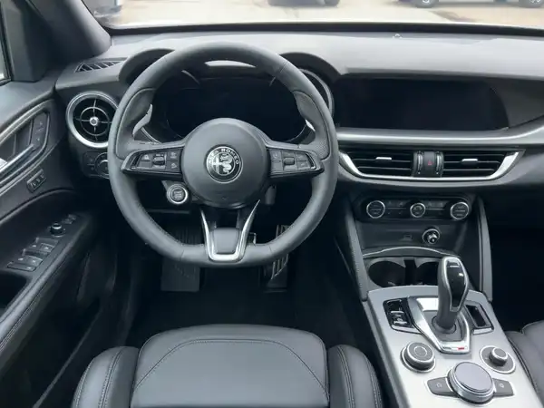 ALFA ROMEO STELVIO VELOCE (8/15)