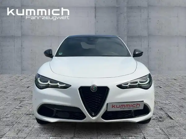 ALFA ROMEO STELVIO (2/15)
