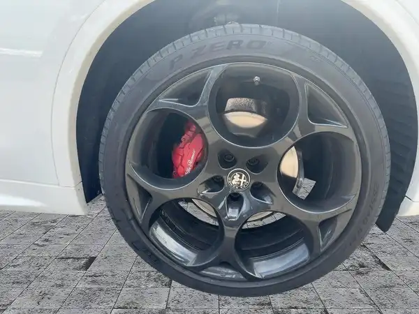 ALFA ROMEO STELVIO (7/15)