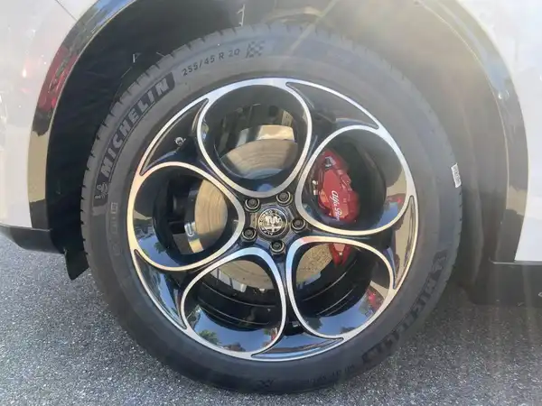 ALFA ROMEO STELVIO VELOCE (7/12)