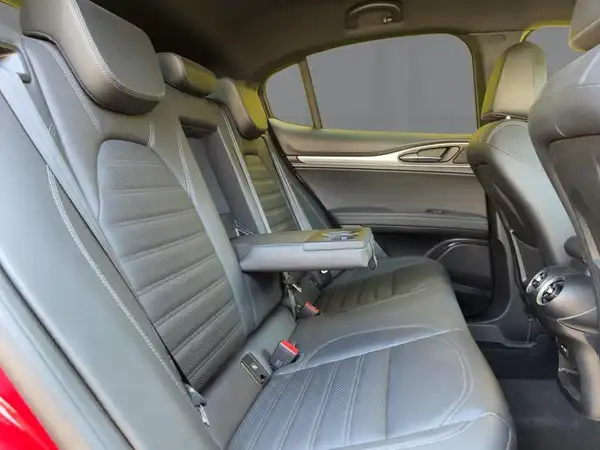 ALFA ROMEO STELVIO VELOCE (12/15)