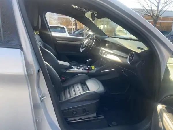 ALFA ROMEO STELVIO VELOCE (11/15)