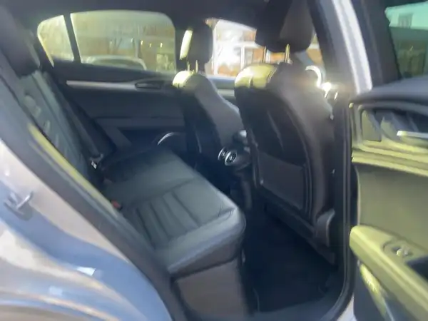 ALFA ROMEO STELVIO VELOCE (12/15)