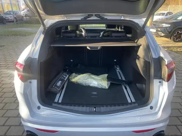 ALFA ROMEO STELVIO VELOCE (13/15)