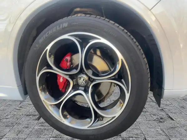 ALFA ROMEO STELVIO VELOCE (7/15)