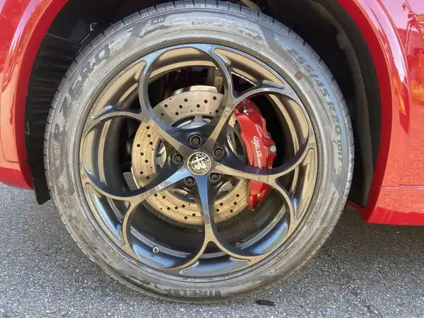 ALFA ROMEO STELVIO QUADRIFOGLIO (7/12)