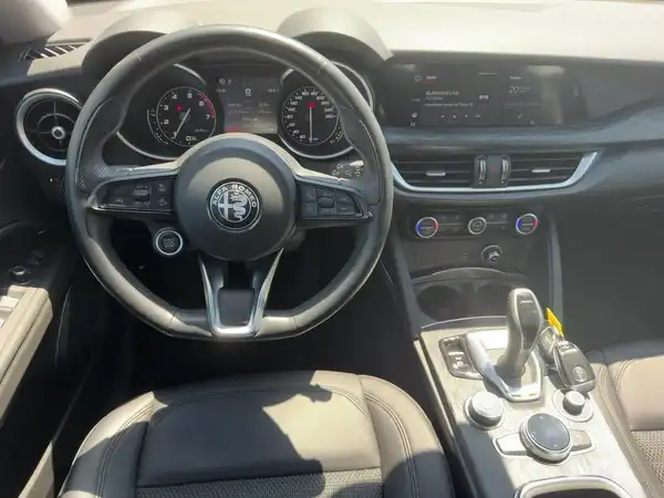 ALFA ROMEO STELVIO SUPER (8/15)