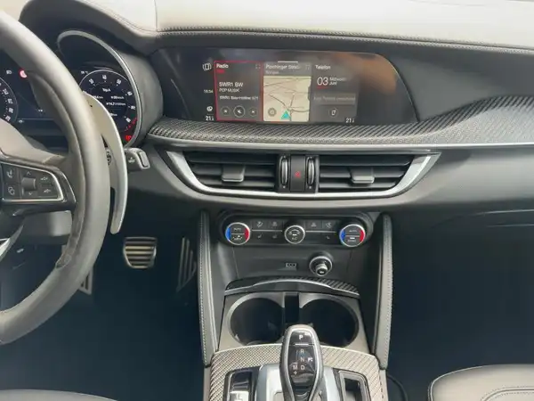 ALFA ROMEO STELVIO QUADRIFOGLIO (10/15)