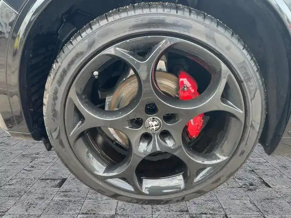 ALFA ROMEO STELVIO (7/15)