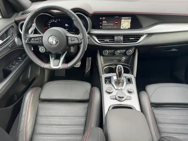 ALFA ROMEO STELVIO (8/15)
