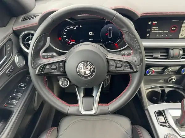 ALFA ROMEO STELVIO (9/15)