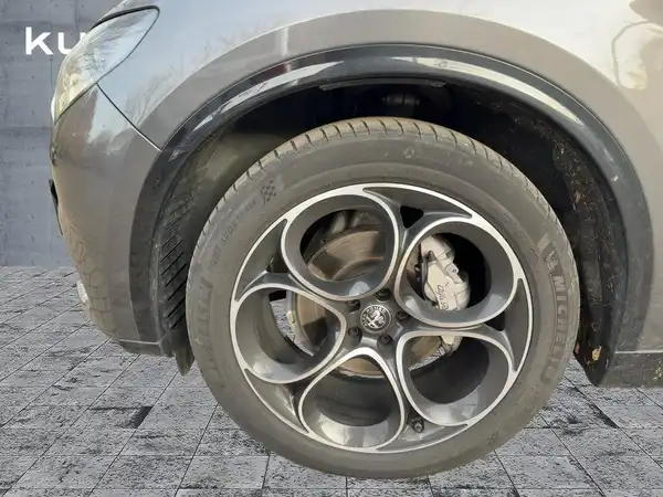 ALFA ROMEO STELVIO VELOCE (7/15)