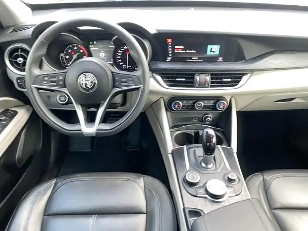 ALFA ROMEO STELVIO SUPER (8/15)