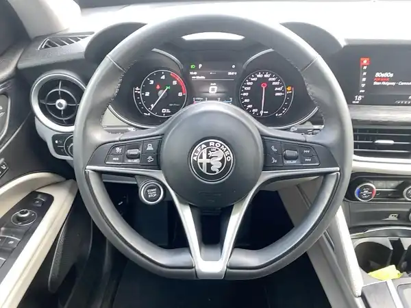 ALFA ROMEO STELVIO SUPER (9/15)