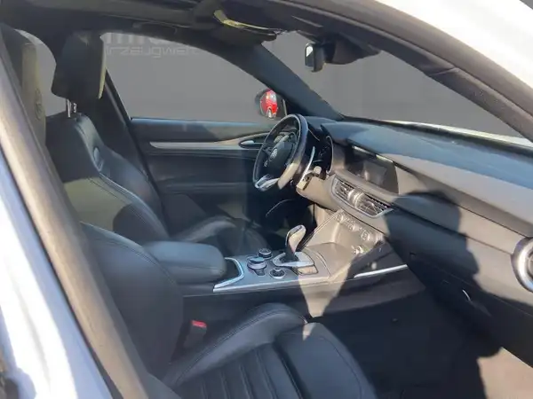 ALFA ROMEO STELVIO VELOCE (11/15)