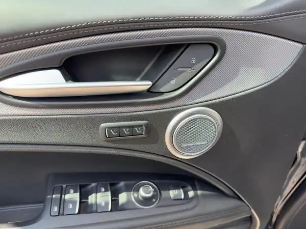 ALFA ROMEO STELVIO VELOCE (14/15)