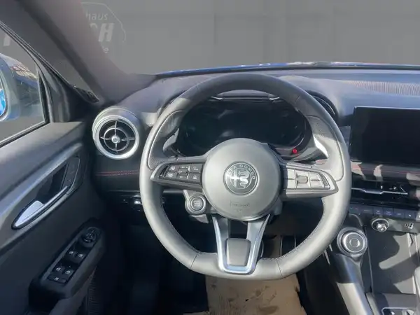 ALFA ROMEO TONALE VELOCE (9/15)