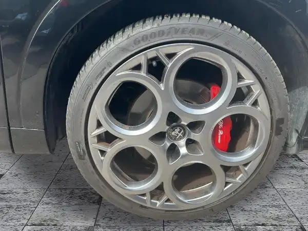 ALFA ROMEO TONALE VELOCE (7/15)