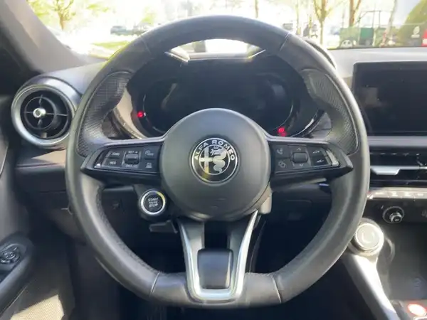 ALFA ROMEO TONALE (9/15)