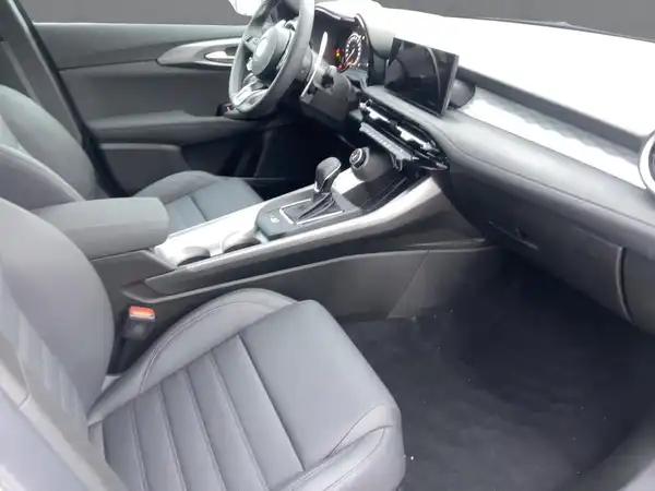 ALFA ROMEO TONALE VELOCE (11/15)