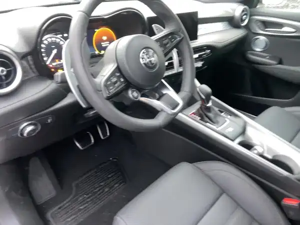 ALFA ROMEO TONALE VELOCE (8/15)