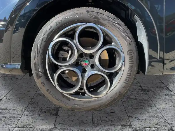 ALFA ROMEO TONALE (4/12)