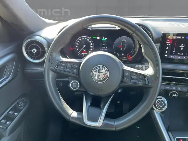 ALFA ROMEO TONALE (6/12)