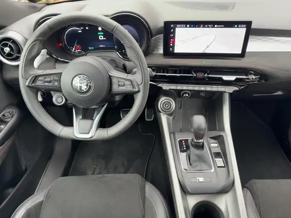 ALFA ROMEO TONALE VELOCE (8/15)