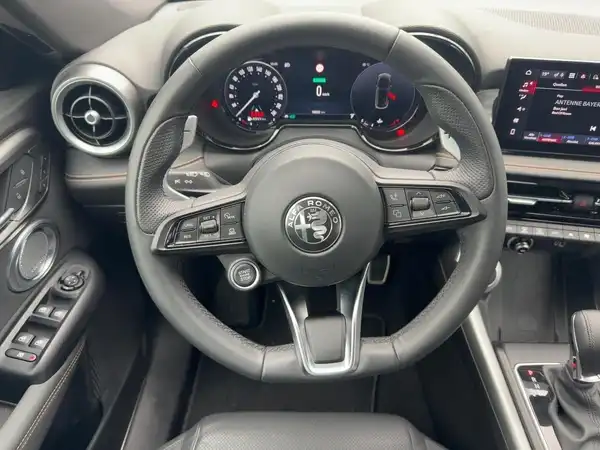ALFA ROMEO TONALE VELOCE (9/15)