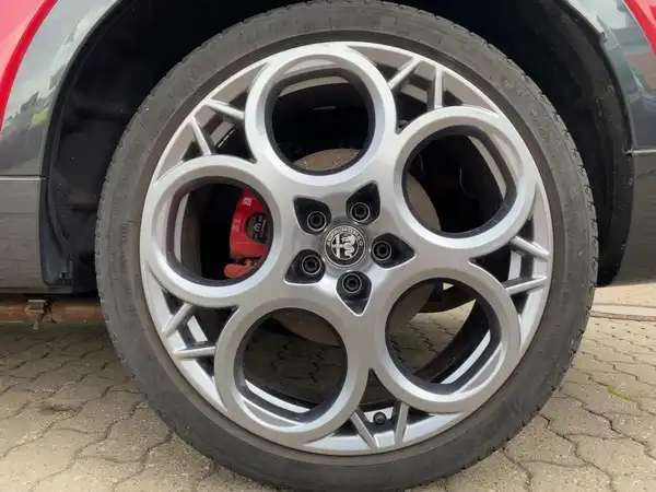 ALFA ROMEO TONALE VELOCE (7/15)