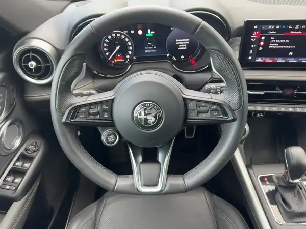 ALFA ROMEO TONALE VELOCE (9/15)