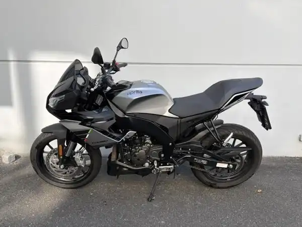 APRILIA TUONO (1/7)