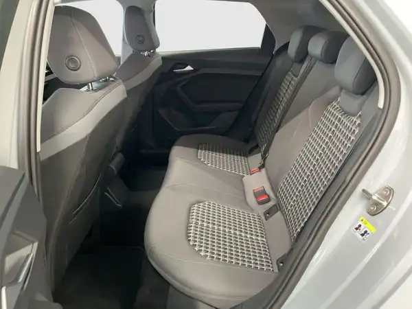 AUDI A1 (11/17)