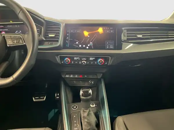 AUDI A1 (16/17)