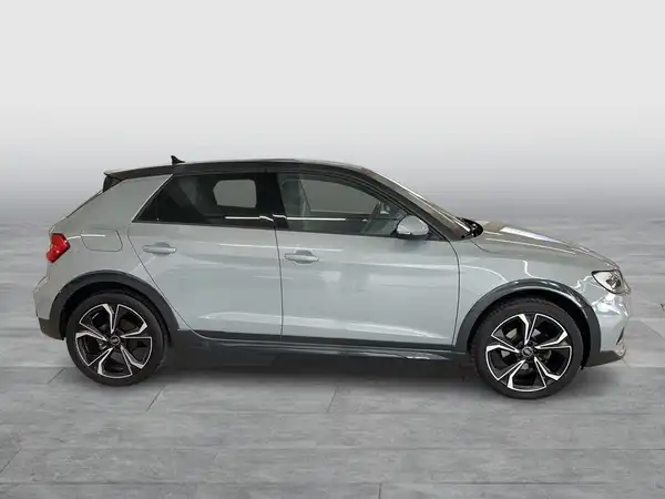 AUDI A1 (6/17)