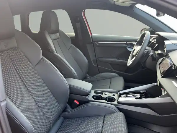 AUDI A3 SPORTBACK (16/18)