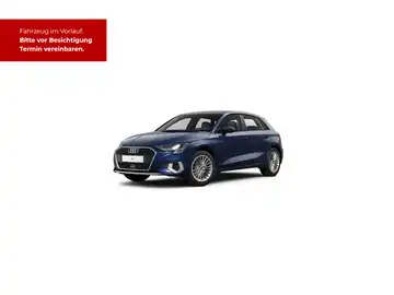 Das Bild zeigt einen blauen AUDI A3 Sportback aus seitlicher Perspektive. Es gibt eine markante Texteinblendung, die auf eine Fahrzeuganzeige hinweist.