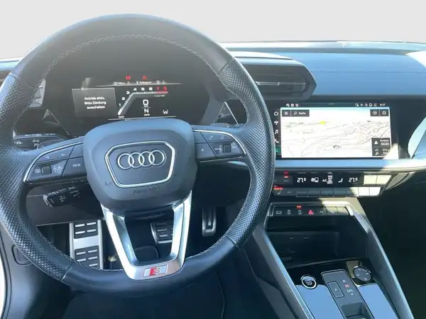 AUDI A3 LIMOUSINE (13/24)