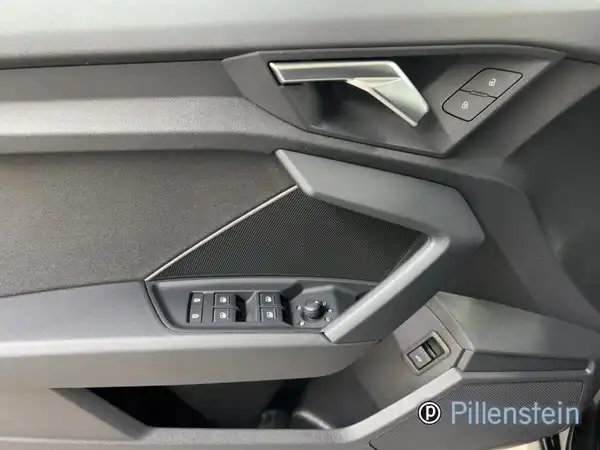 AUDI A3 LIMOUSINE (7/16)