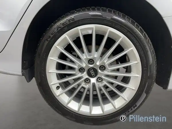 AUDI A3 LIMOUSINE (4/16)