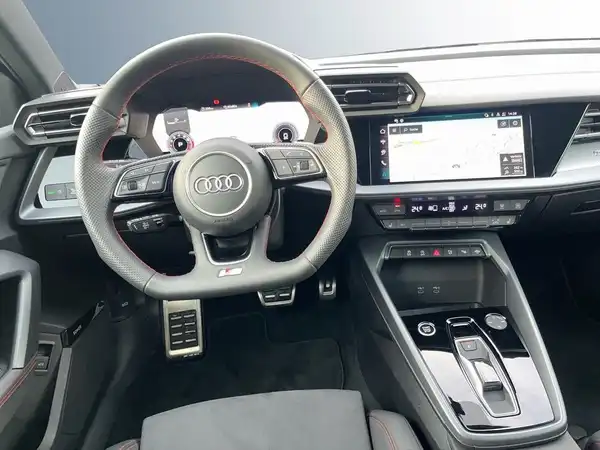 AUDI A3 LIMOUSINE (13/18)