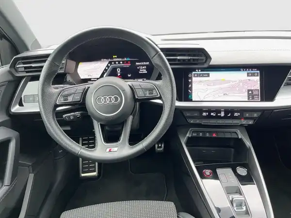 AUDI S3 (13/21)